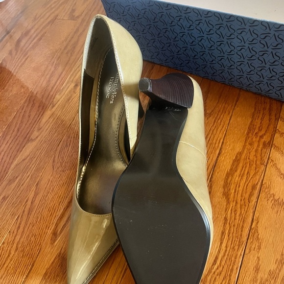 Women Simply Vera Vera Wang Cherie oatmeal pat Shoes Pointed Toe Heels - Picture 3 of 8